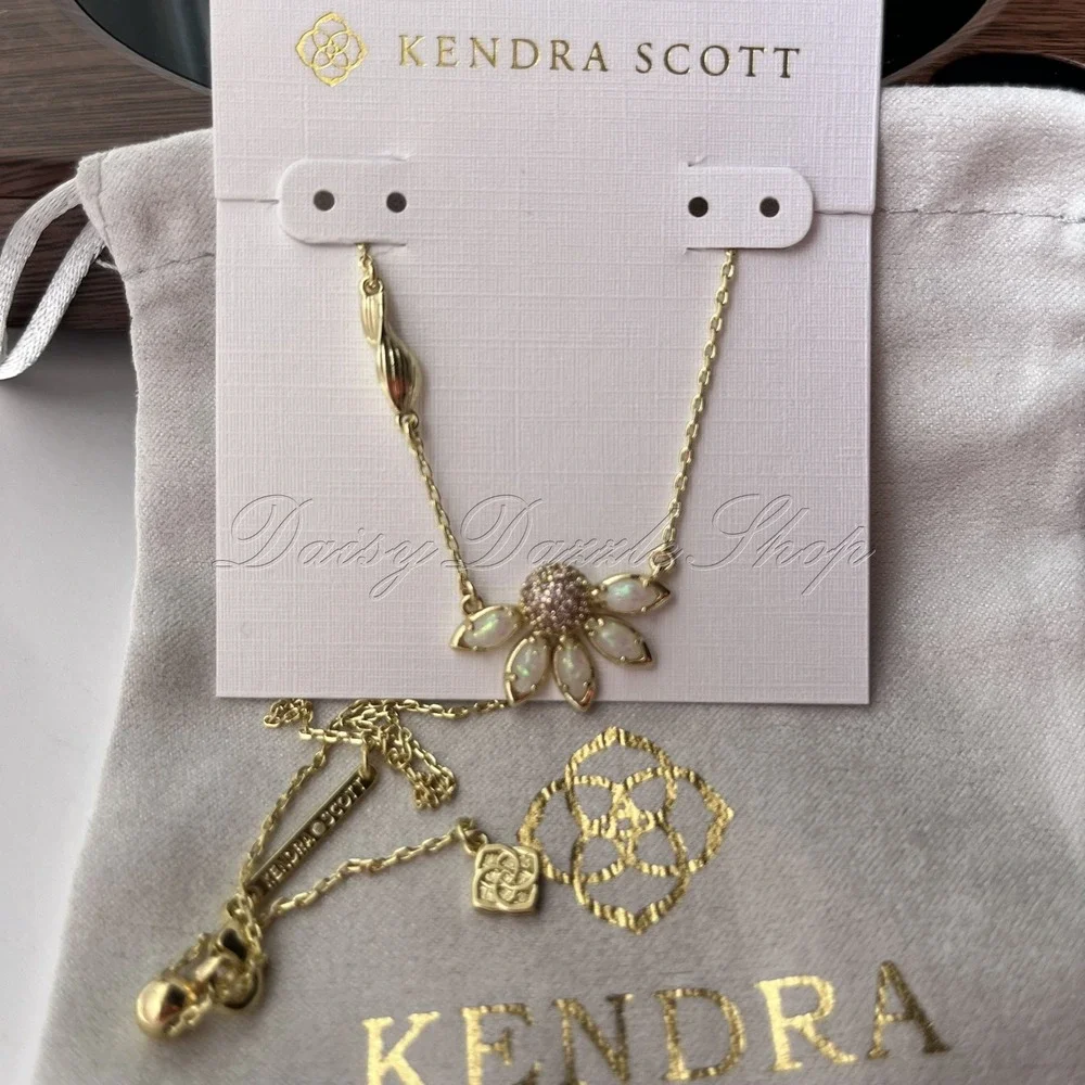 ✨New Kendra Scott Pink Mix Gold Plated Anya Flower Short Pendant Necklace 🌼
